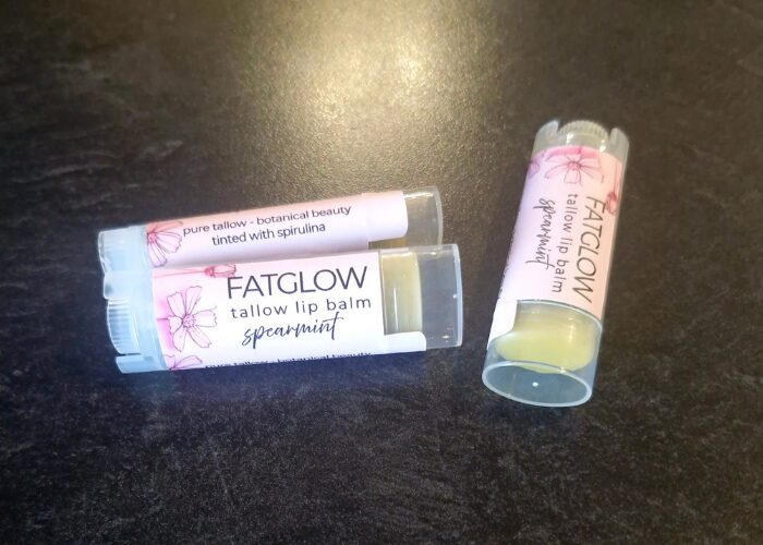 Fatglow Spearmint and Spirulina infused grass-fed tallow lip balm — a nutrient dense botanical lip treatment handmade in New Zealand